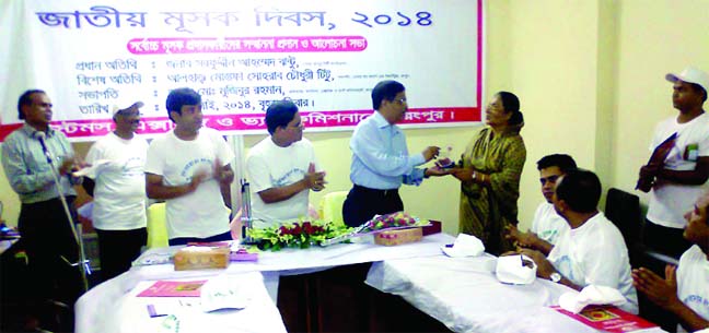 RANGPUR: Crests being distributed among the highest VAT payers at a ceremony arranged by Divisional Customs , Excise and VAT Commissionerate in observance of the National VAT Day in Rangpur on Thursday.