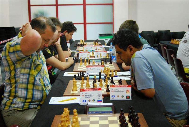 GM Ziaur Rahman(right) earned 3 points after 4th round games and sharing 2nd position along with other 12 players in the Group A of the XVI Obert International Sant Marti 2014 is now being held in Barcelona in Spain. 4th round games were held on Wednesd
