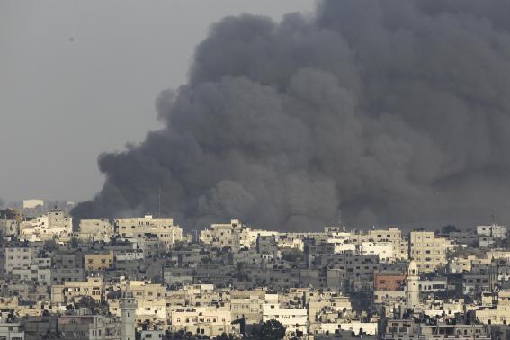 Smokes rises during an Israeli ground offensive in the east of Gaza City July 23, 2014. Credit: REUTERSAhmed Zakot