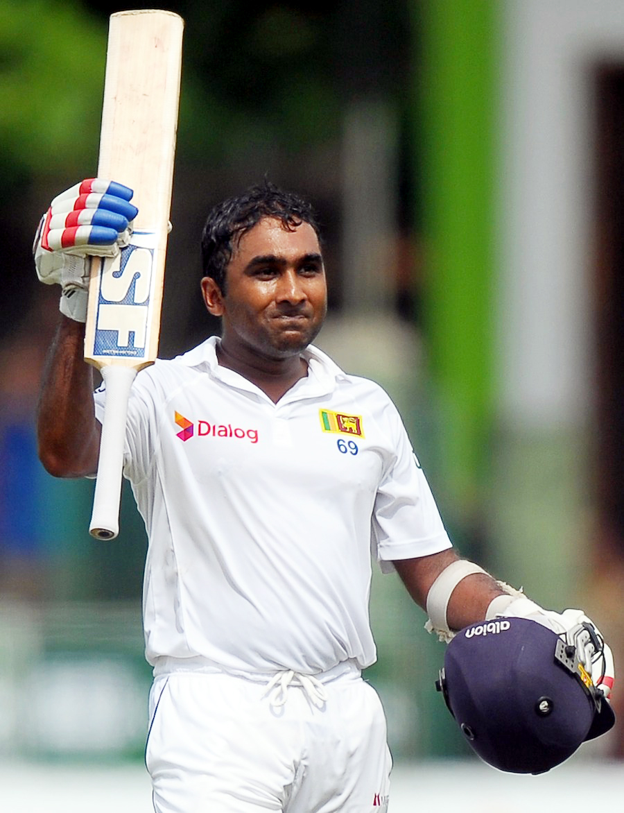 Mahela Jayawardene raises his bat on reaching his 11th ton at SSC on the 1st day of 2nd Test between Sri Lanka and South Africa in Colombo on Thursday.
