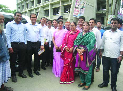 NARAYANGANJ: Dhaka Divisional Commissioner Md Zillur Rahman visited different newly-built office buildings at Araihazar Upazila in Narayanganj district on Wednesday. He expressed his satisfaction to see the development works.Narayanganj DC Md Anisur Rahm