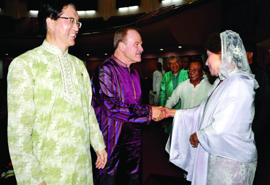 BNP Chairperson Begum Khaleda Zia shaking hands with US Ambassador W D Mozena at Bangabandhu International Conference Center in the city on Tuesday on the occasion of Eid-ul-Fitr.