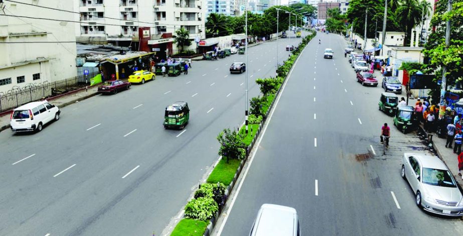 The city wears a deserted look as most of the city dwellers left Dhaka to celebrate Eid with their near and dear ones. The snap was taken from Shahbagh area on Thursday.