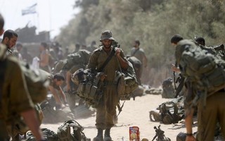 Israeli troops 'withdraw from Gaza'