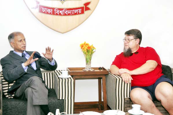 Prof Henrik Kylin of the Department of Water and Environmental Studies of University of Linkoping, Sweden called on Dhaka University (DU) Vice-Chancellor Prof Dr AAMS Arefin Siddique on Tuesday at the latter's office.