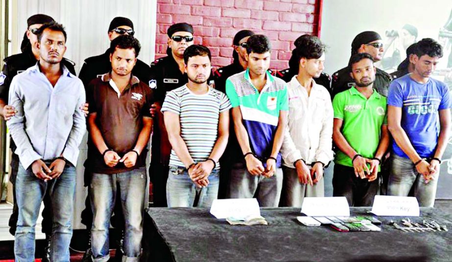 Seven carjackers including gang leader Ahmed Ali were arrested from Dhaka and Sylhet by RAB team on Saturday. Seven cars were also recovered from their possessions.
