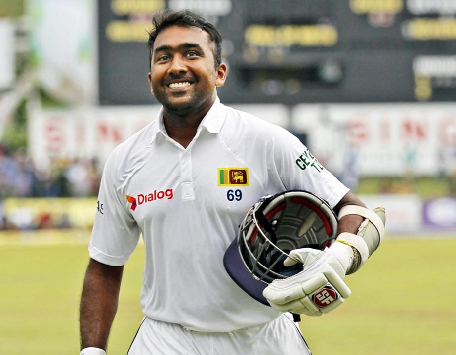 Mahela Jayawardene has a satisfied smile after ending with 11,814 Test runs on the 4th day of the 2nd Test between Sri Lanka and Pakistan at Colombo on Sunday.