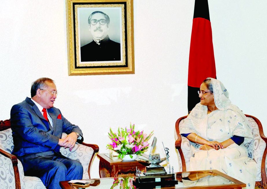 Malaysian Human Resources Minister Dato, Sri Richard Riot Anak Jaem called on Prime Minister Sheikh Hasina at the latter's office on Tuesday. BSS photo