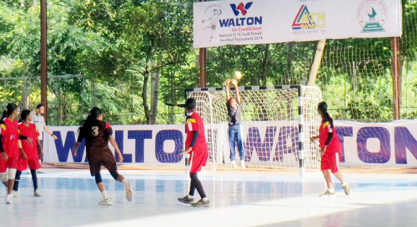 A view of the semifinal match of the Walton Air Conditioner National (U-19) Female Handball Tournament between Panchagarh district team and Naogaon district team at the Shaheed (Captain) M Mansur Ali National Handball Stadium on Satirday.