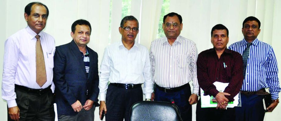 A delegation of the Institute of Cost and Management Accountants of Bangladesh led by its President Mohammed Salim, FCMA called on Md Eunusur Rahman, Chairman of Bangladesh Petroleum Corporation at the latter's office recently.