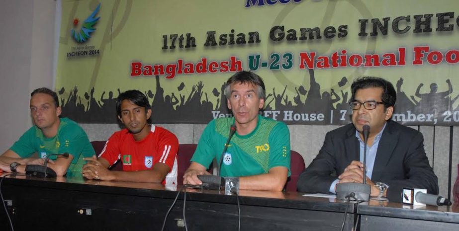 Head Coach of Bangladesh National Football team Lodewijk de Kruif speaking at a press conference at the conference room of Bangladesh Football Federation House on Sunday.