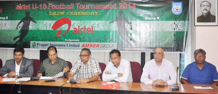 Member of the Bangladesh Football Federation Hasanuzzaman Khan Bablu addressing a press conference at the conference room of Bangladesh Football Federation House on Monday.