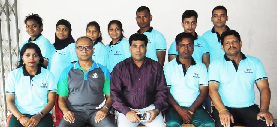 The Incheon-bound Bangladesh Weightlifting team with Additional Director of Walton FM Iqbal Bin Anwar Dawn pose for a photograph at National Sports Council on Monday. The Bangladesh Weightlifting team will leave the city today (Tuesday) for Incheon of So