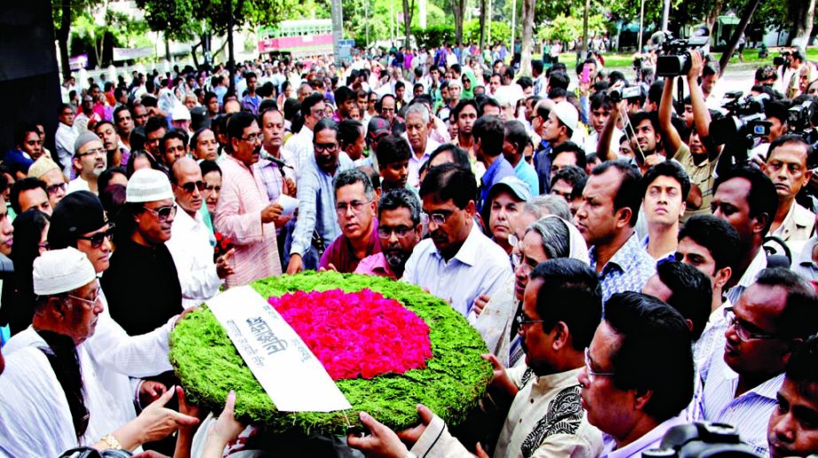 LAST RESPECTS: People of all walks of life placed wreaths at the coffin of legendary singer Firoza Begum at the Central Shaheed Minar on Wednesday.