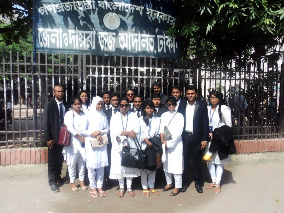 DIU students visit Dhaka judge court