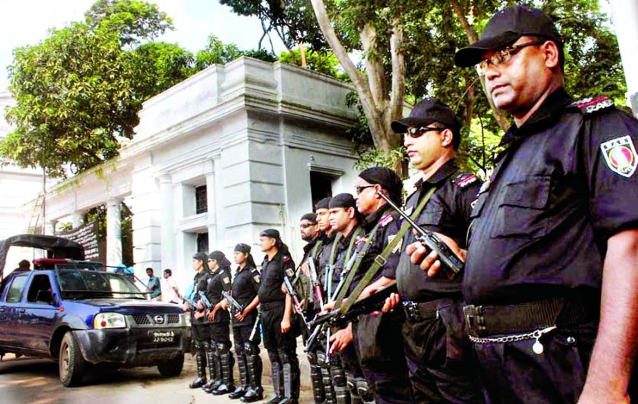 Strict security measures were taken around the Supreme Court ahead of the SC verdict on Delwar Hossain Sayedee's appeal on Wednesday.