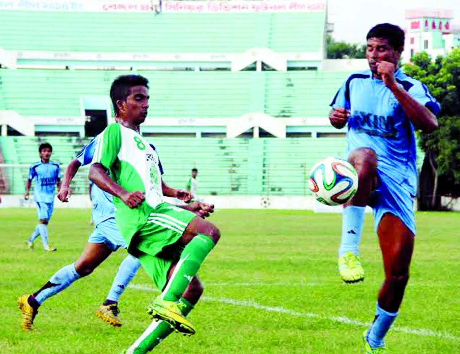 A scene from the Senior Division Football League 2014 between Bangladesh Boys Club and T&T Club at Bir Shreshtha Shaheed Sepoy Mohammad Mostafa Kamal Stadium, Kamlapur on Friday. The match ended 0 - 0 draw.