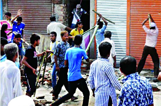 Clashes triggered between the two factions of Jatiya Party (Ershad) over the newly formed district and city committees of Rangpur on Saturday.