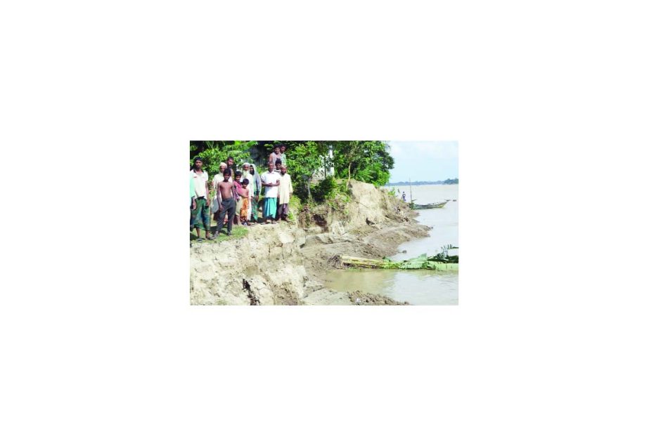 NARAIL: Modhumoti River erosion has taken a serious turn at West Lankarchar village of Lohaghora Upazila recently.