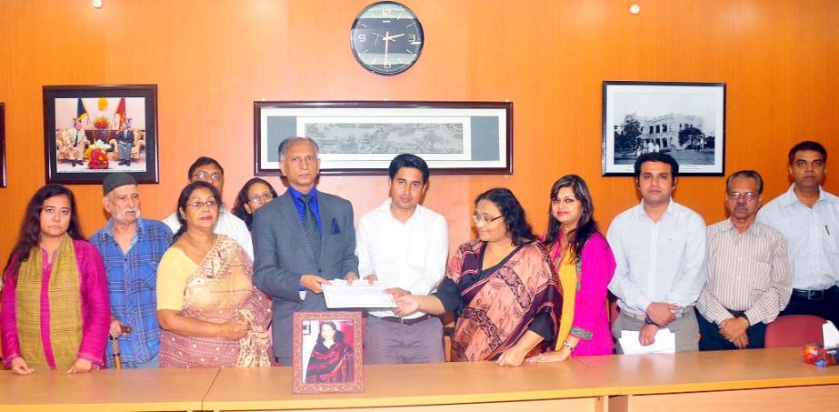 Dhaka University has awarded 'Novera Deepita Memorial Trust Fund Scholarship' 2012-13 to Zahidul Islam, a student of the Department of Mass Communication and Journalism of the university for obtaining first class first position in honours final examinat