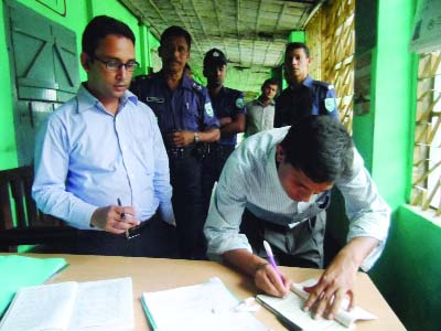 KURIGRAM: Executive Magistrates Md Zahid Hasan Siddique and Nazim Uddin fined five hotel owners in Kurigram as the hotels has no license and registration on Thursday.