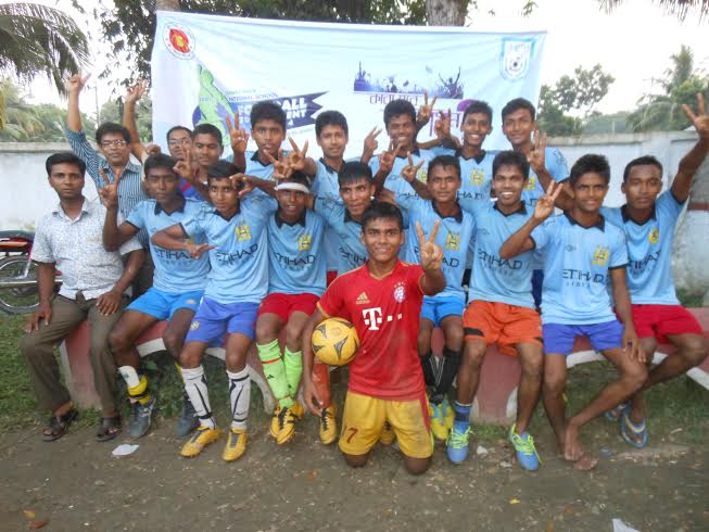 Shiromoni Secondary School, the champions of Fultala upazila of Khulna district of the Islami Bank National School Football Tournament pose for a photograph at the Fultala Dabur Ground in Khulna on Wednesday. Shiromoni Secondary School beat Fultala Re-Uni