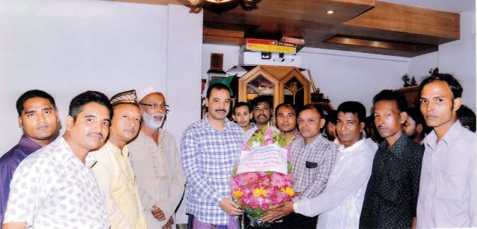 Leaders of Jatiya Sramik League, Bakalia Unit greeted Chittagong City Awami League General Secretary AZM Nasir Uddin at Chittagong yesterday.