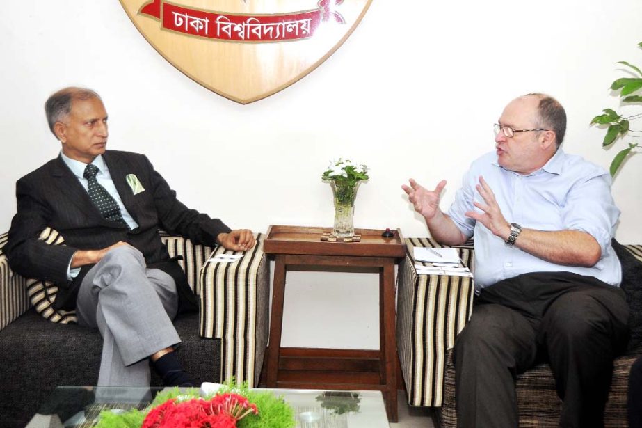 FAO representative in Bangladesh Mike Robson called on Dhaka University Vice-Chancellor Prof Dr AAMS Arefin Siddique on Monday at the latter's office.