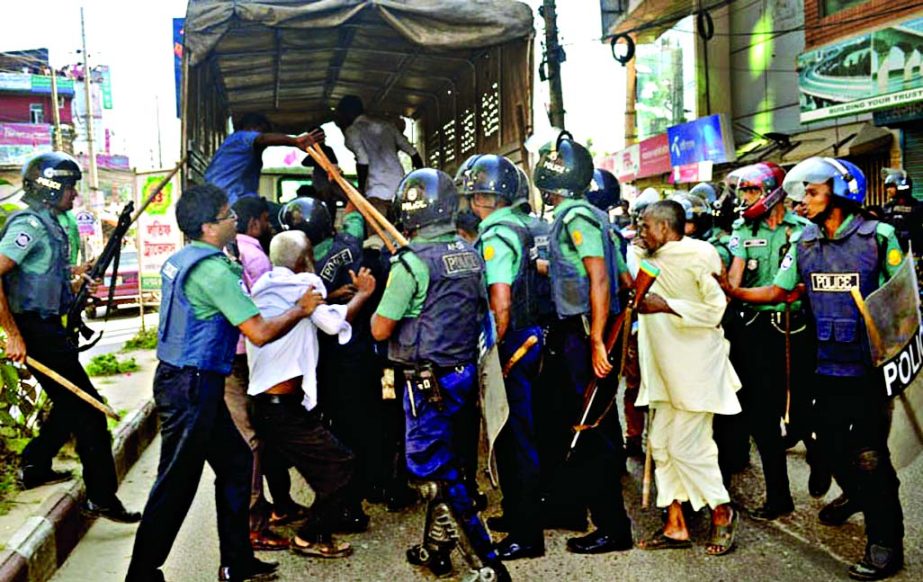 Law enforcers picked up about 25 people from the spot where students of Shahjalal City College locked in clashes with transport workers on Tuesday in Sylhet.