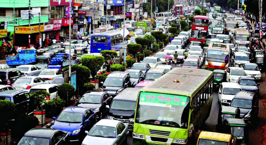 City's Banglamotor area experienced a massive traffic gridlock on Monday causing immense sufferings to commuters.