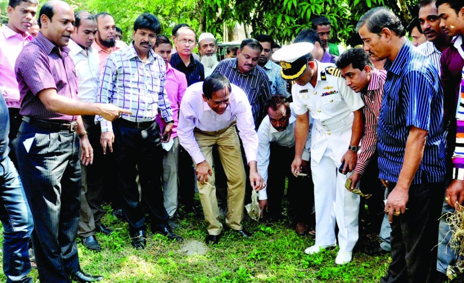 CEO of Dhaka South City Corporation (DSCC) Ansar Ali Khan and Chief of PRO Uttam Kumar along with other officials and employees of DSCC participated in a cleanliness drive in the city on Thursday with a view to raise awareness among the people.