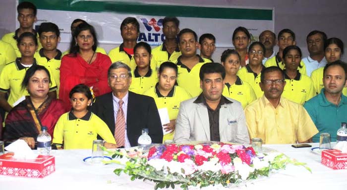 The winners of the Walton 1st SWID National Indoor Games Competition and the guest and officials of SWID pose for a photo session at the SWID Alamgir MA Kabir Auditorium in New Eskaton Road on Saturday.