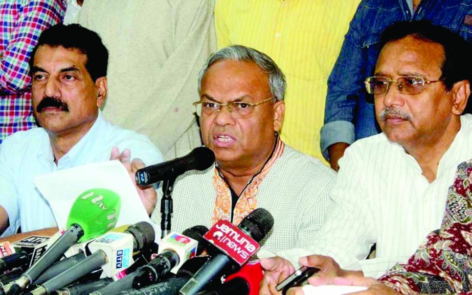 BNP Joint Secretary General Ruhul Kabir Rizvi Ahmed speaking at a press conference at the party central office in the city's Nayapalton on Wednesday in protest cases against BNP leaders and activists filed by Anti-Corruption Commission.