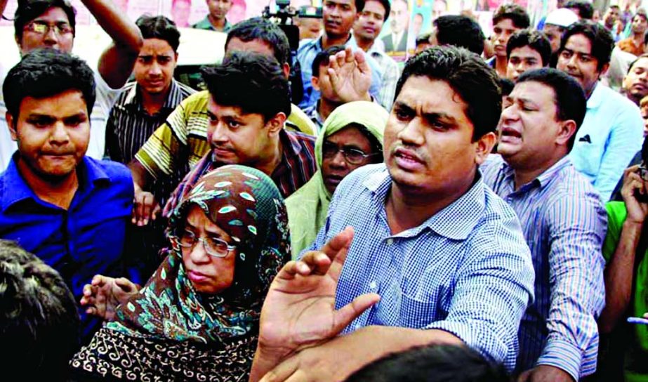 Family members of M. Kamaruzzaman went to Dhaka Central Jail to meet him on Wednesday morning.