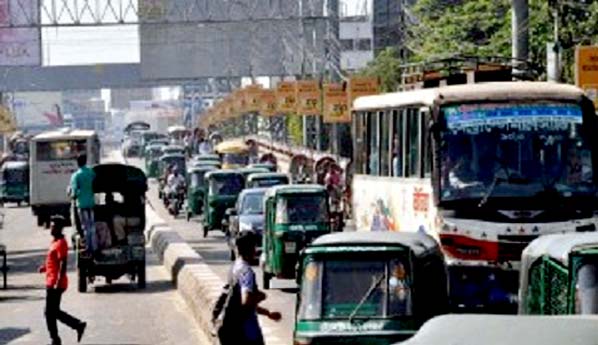 A view of Agrabad Road during yesterday's hartal hour yesterday.