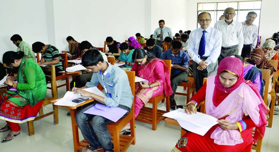 DINAJPUR: Participants of 'A'Unit admission test of Hazi Mohammad Danesh Science and Technology University on Tuesday.