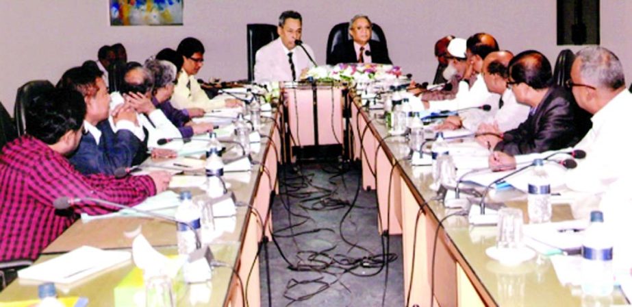 Mamataz -Ala-Shakoor Ahmed, Chairman of Bangladesh Krishi Bank Limited, inaugurating 1st quarterly Divisional General Managers' review meeting at its head offie on Thursday. Managing Director M A Yousoof of the bank was present.