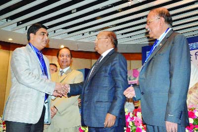 RANGPUR: Md Shafiqul Islam Vorsha, Director, Vorosha Group and FBCCI and reputed businessman of Rangpur receiving CIP card from Commerce Minister Tofayel Ahmed for his outstanding contribution on export business at a function in Dhaka recently.