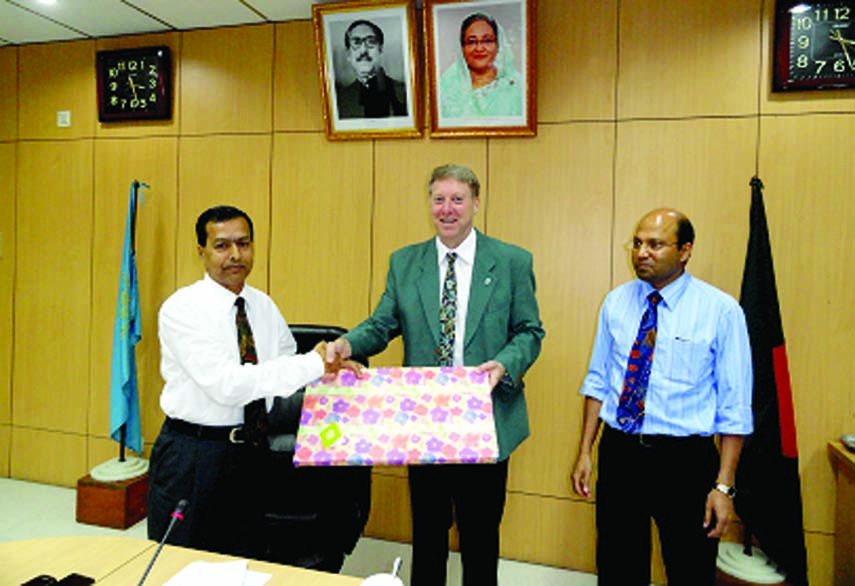 Dr. A.K.M. Asaduzzaman, Chairman of Bangladesh Council of Scientific & Industrial Research (BCSIR) welcomed the renowned Scientist Dr. Mark Pownceby with another Scientist Dr. Nawshad Haque of The Commonwealth Scientific and Industrial Research Organisati