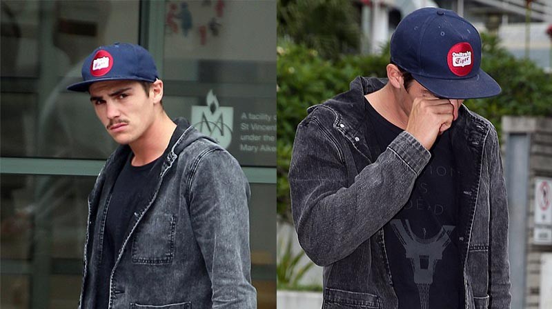 Sean Abbott, who bounce the ball to Phillip Hughes, also crying to hear the death of Phillip Hughes on Thursday.