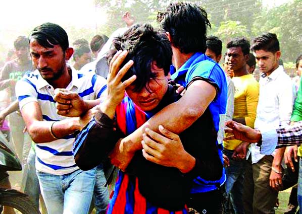 Clashes over supremacy at Khulna Circuit house maidan before the beginning of Awami League's triennial conference on Saturday.