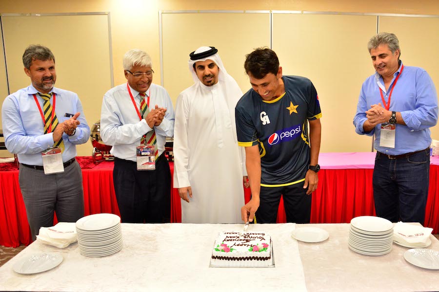 Younis Khan cuts a cake on his 37th birthday on the 3rd day of 3rd Test between Pakistan and New Zealand at Sharjah on Saturday.