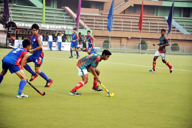 An action from the match of the Under-21 AHF Cup Hockey Tournament between Bangladesh Under-21 Hockey team and Chinese Taipei Under-21 Hockey team at the Moulana Bhashani National Hockey Stadium on Monday.