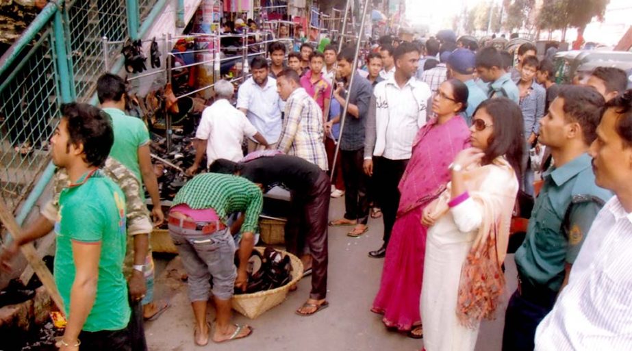 Floating shops were evicted from New Market Foot Over Bridge area in the city on Friday.