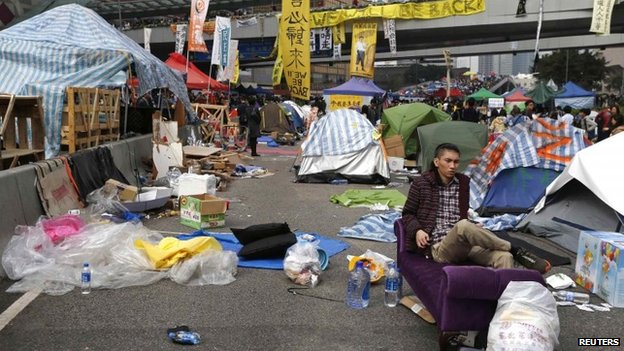 Early on Thursday, small groups of protesters remained at the Admiralty site