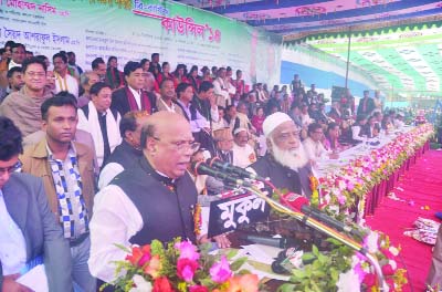 BOGRA: Awami League Presidium Member and Health and Family Welfare Minister Mohammad Nasim speaking as Chief Guest at the triennial conference of District Awami League at Bogra Zilla School premises on Wednesday.