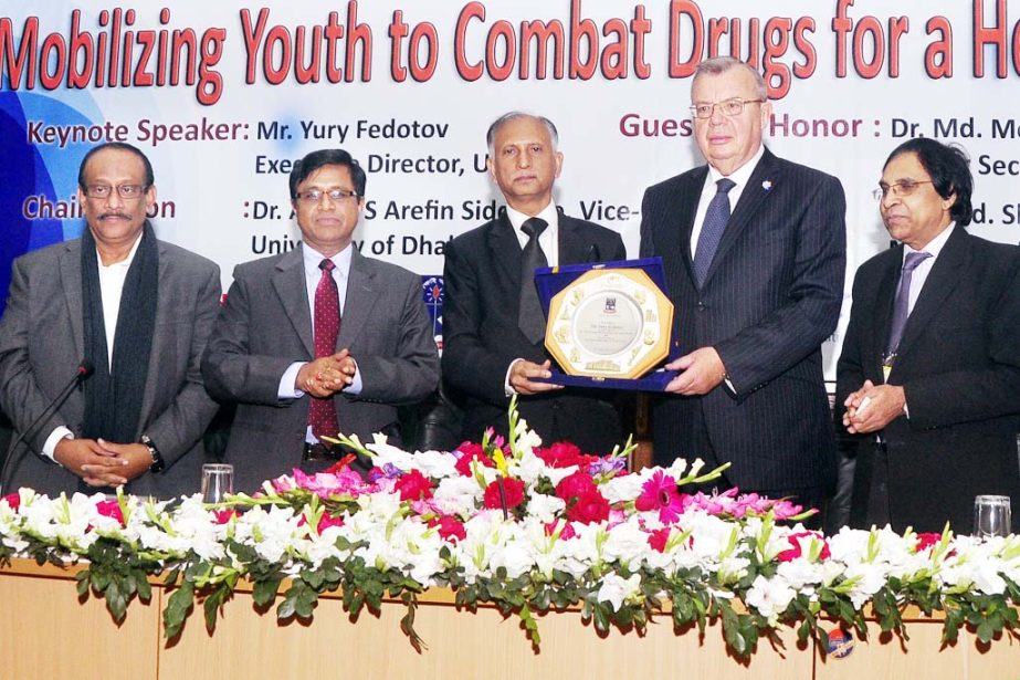 A view of the seminar on mobilizing youth to combat drugs at DU recently.