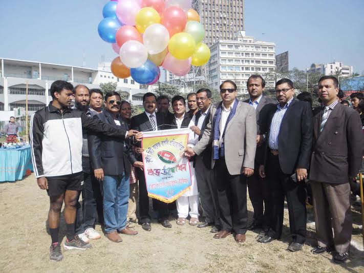 Joint-Secretary of the Ministry of Education Aminul Islam Khan inaugurating the Quick City College Rugby Competition by releasing the balloons as the chief guest at the Paltan Maidan on Friday.
