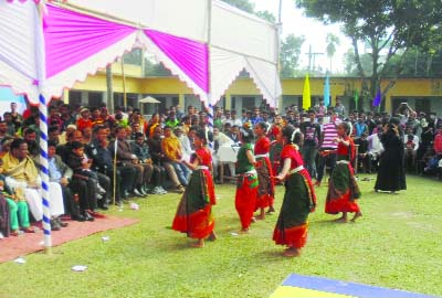 DAULATPUR:(Manikganj): Daulatpur Upazila Administration arranged a display at PK High School premises to mark the Victory Day on Tuesday.