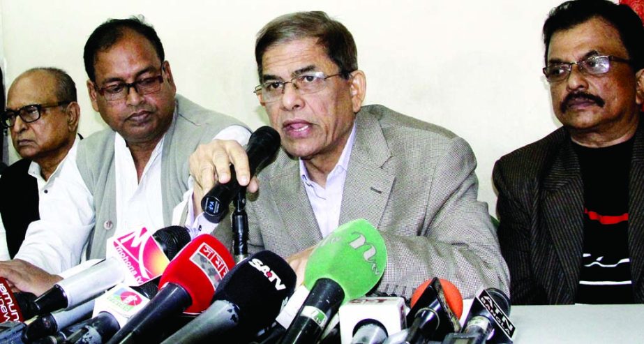 BNP Acting Secretary General Mirza Fakhrul Islam Alamgir speaking at a press conference at the party central office in the city's Nayapalton on Saturday demanding fair price of agricultural products.